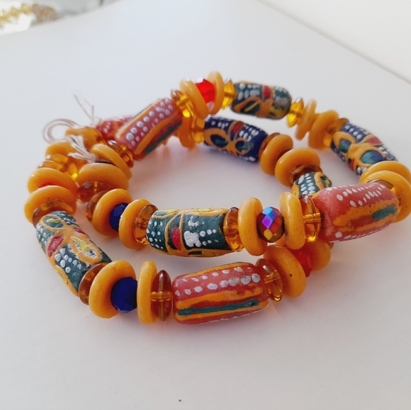 Set Of Two Bracelets Colorful Handpainted Beads - Picture 2 of 5